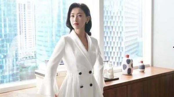 职业装女明星,职业装女明星风采展示