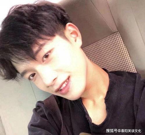 网红碎嘴男人照片,揭秘网络红人的真实一面