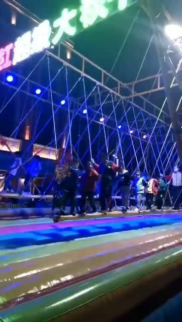 公园游乐设施网红床图片,公园游乐设施新宠，拍照打卡新地标