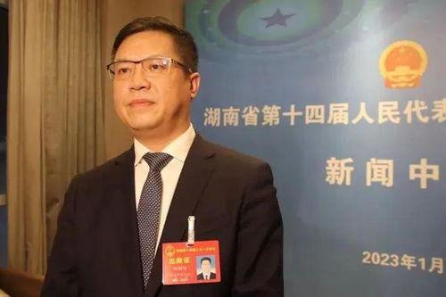 隆回网红肖艺晶,从田间地头到网络红人的蜕变之路