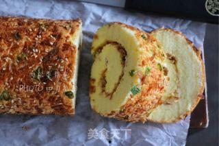 网红肉松蛋糕卷,酥松美味，一口咬下幸福感爆棚